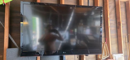 LG 47" 1080p LED-LCD TV