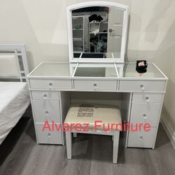 Vanity Set
