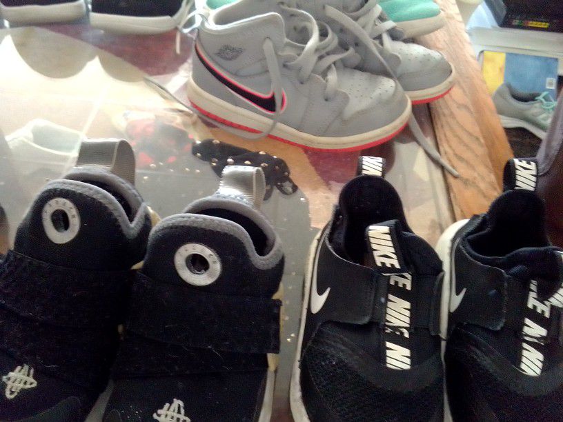 Lot of VERY GENTLY USED, Girls And Boys, Name Brand Shoes