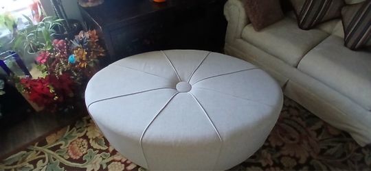 Round Tufted Ottoman Footstool