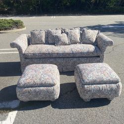 Beautiful Love Seat With Two Ottomans