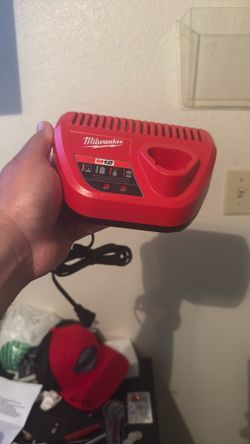 Milwaukee M12 Charger
