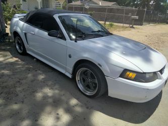 2004 Ford Mustang
