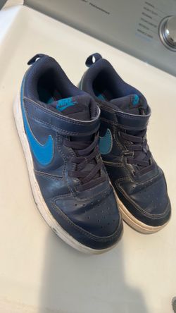 Nike kids size 2.5