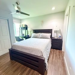 Queen Bedroom set and desk MOVING SALE!