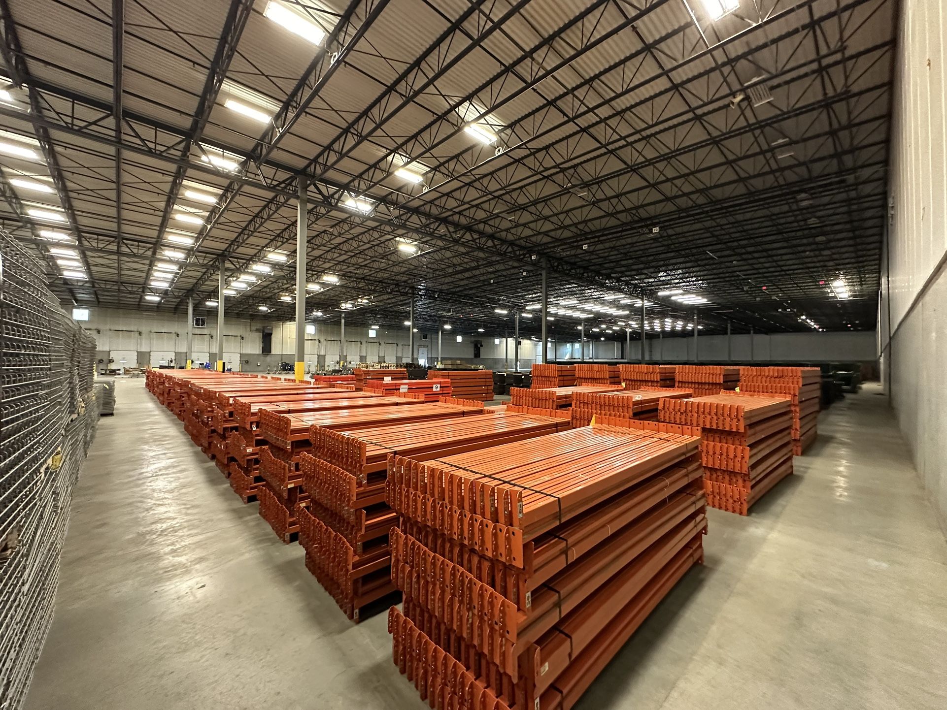 TEARDROP STEP BEAMS, 108" X 3-1/2" Pallet racks Industrial Shelving