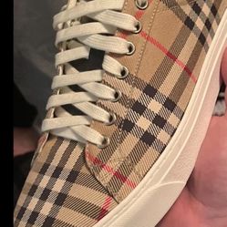 Burberry Gucci Versace !!!