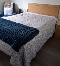 Queen bedroom set