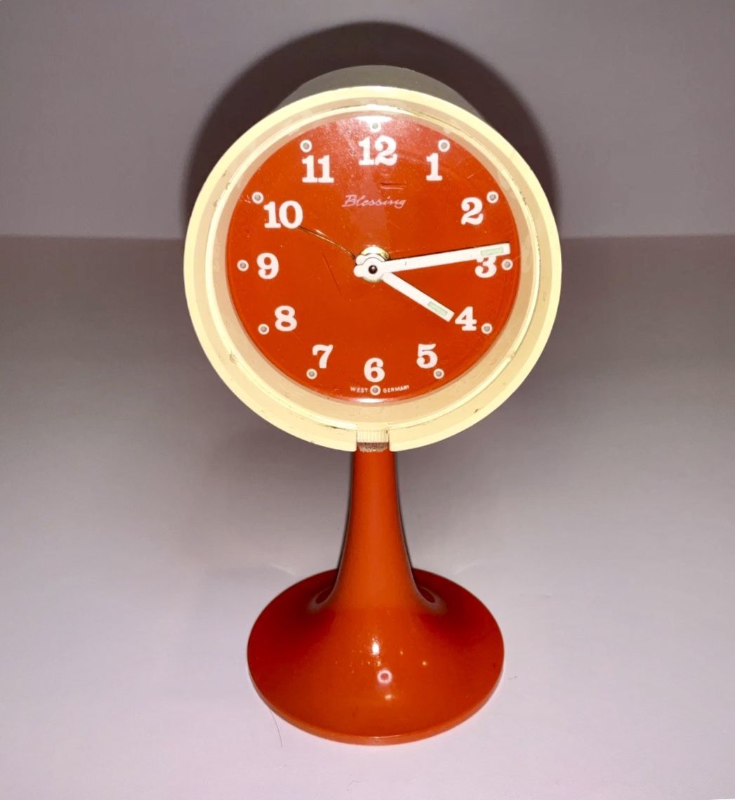Vintage Orange Mod Era Space Age Tulip  Clock Blessing 1970s West Germany Works !
