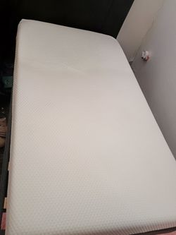 Kids twin bed