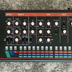 Roland JX-03 Boutique Desktop Synthesizer 
