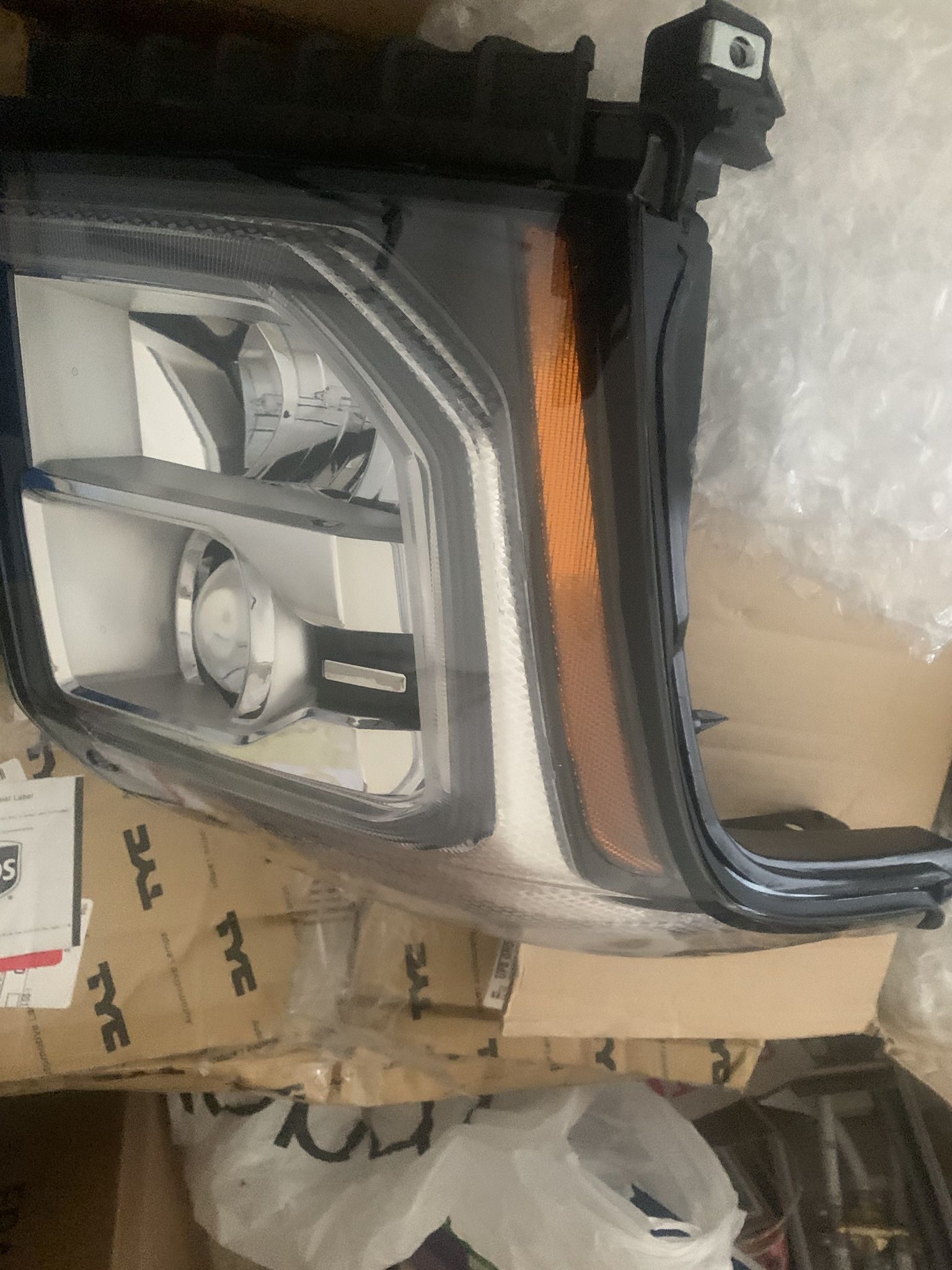 2015-2017 Passenger Side Headlight Assembly For GMC Yukon
