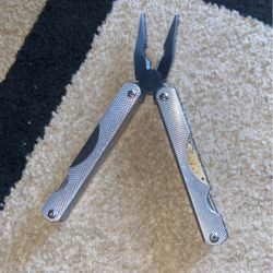 Hardware W/multi tools 