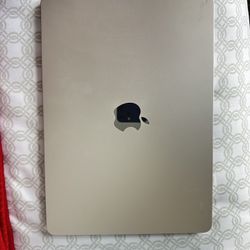 Brand new MacBook Air M2 13” – only opened box, never used – Starlight