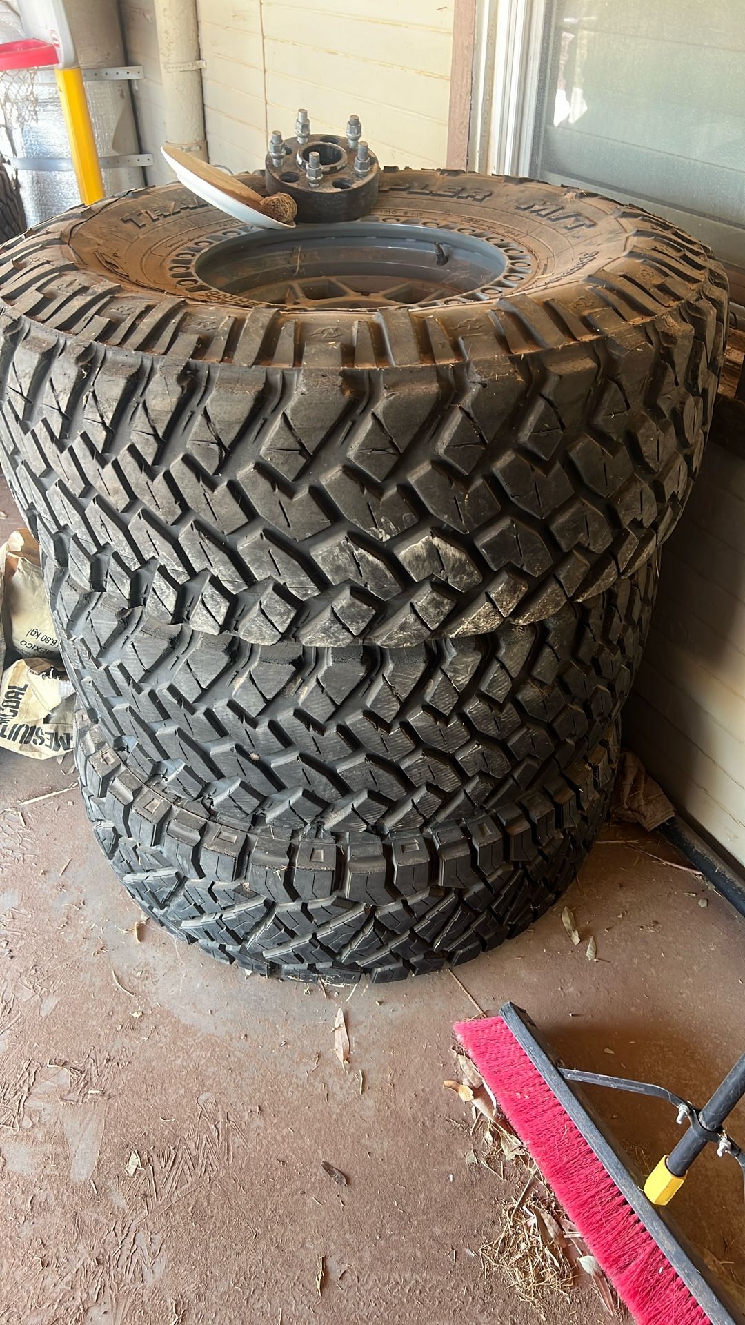 5 Tires Nitro 38x13.50 R 17