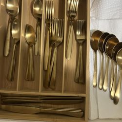 Gold Cutlery Combo For 8 People & 6 Soup Spoons