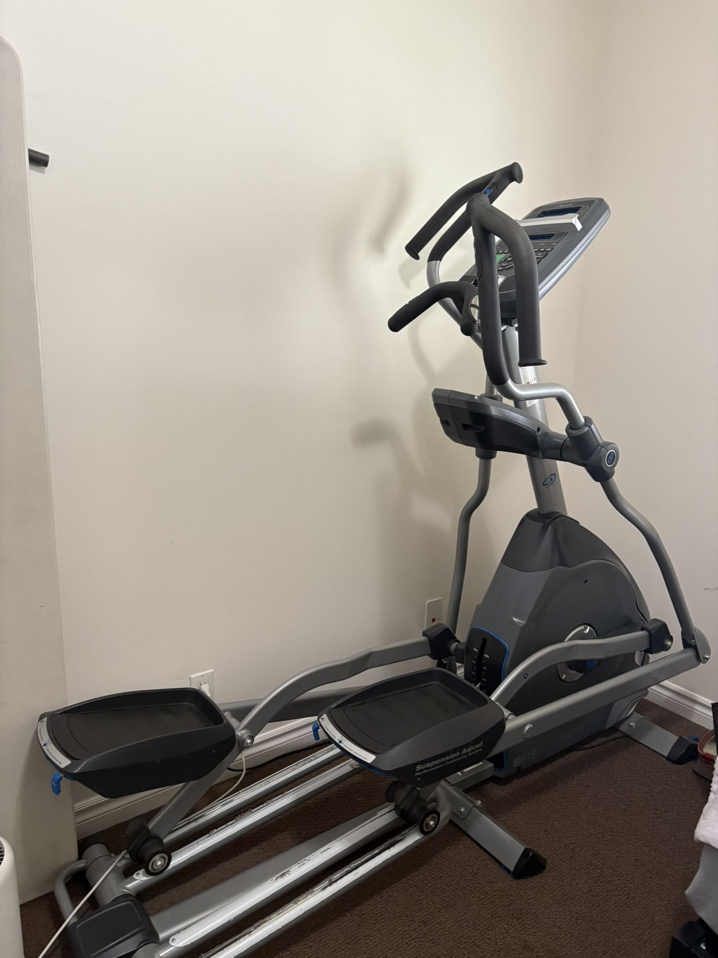 Nautilus E618 Performance Series Home Workout Cardio Elliptical Trainer - LOCAL PICKUP ONLY