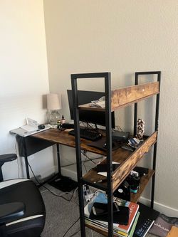 Bookshelf and desk in 1