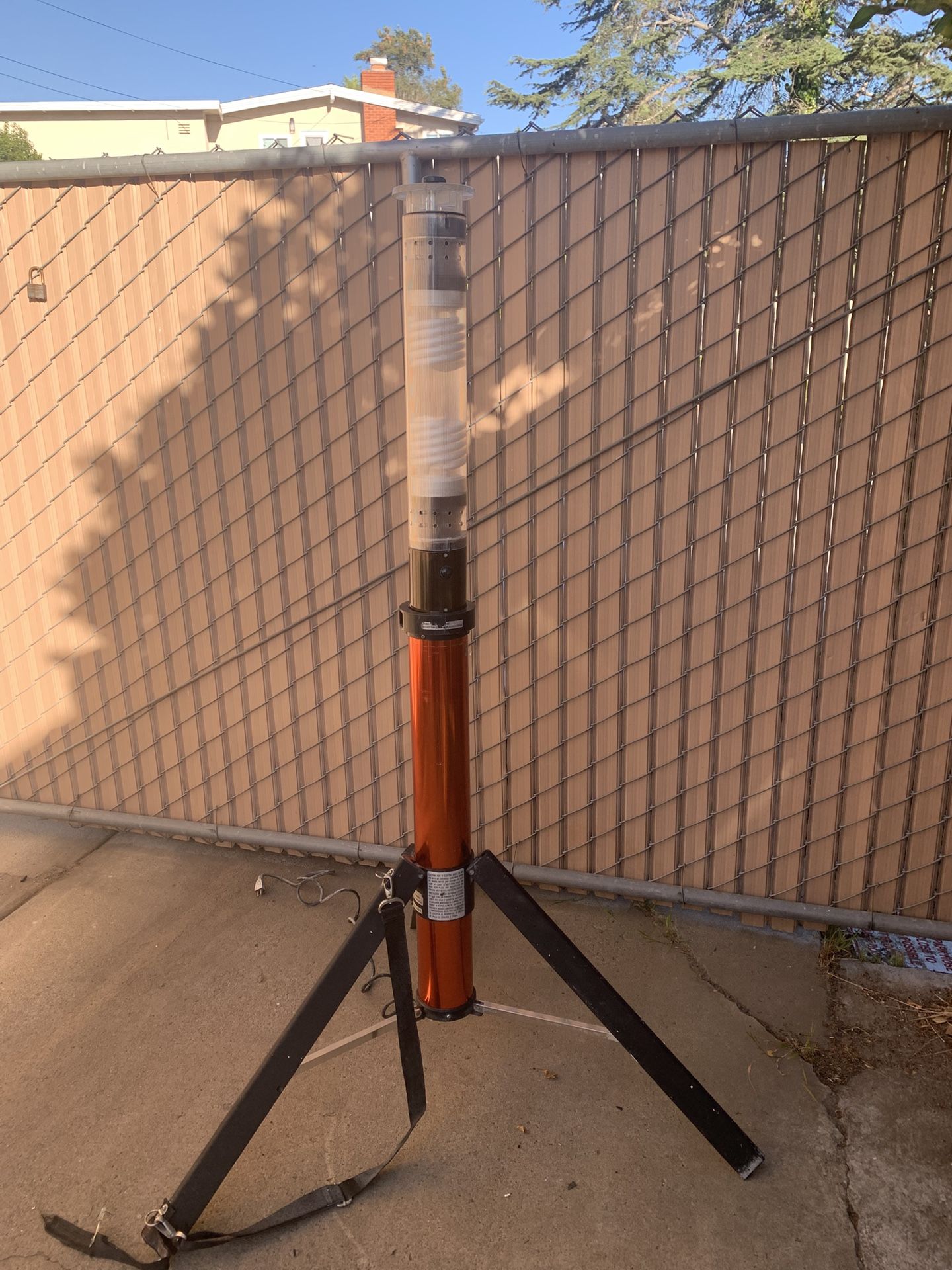 Husky EML Tripod Light