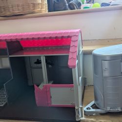 Lori Doll Stable And Horse Trailer