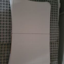 Used Nintendo Wii Fit + 2 Games 