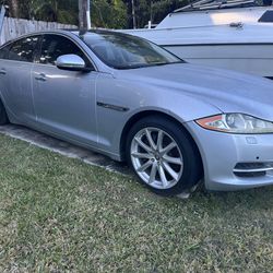 2011 Jaguar XJ for parts or whole