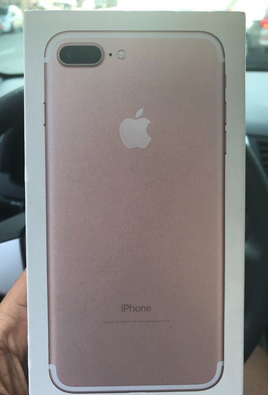 IPhone 7 Plus brand new no scratches (MINT)