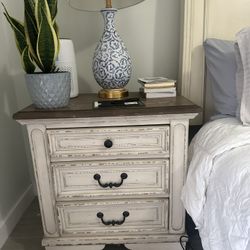 Bedroom Set No Mattress 