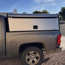 5 1/2 foot Camper Shell