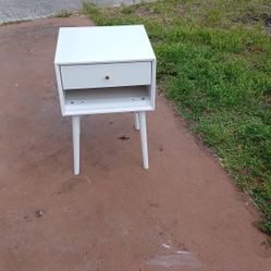Modern 1 Drawer Nightstand