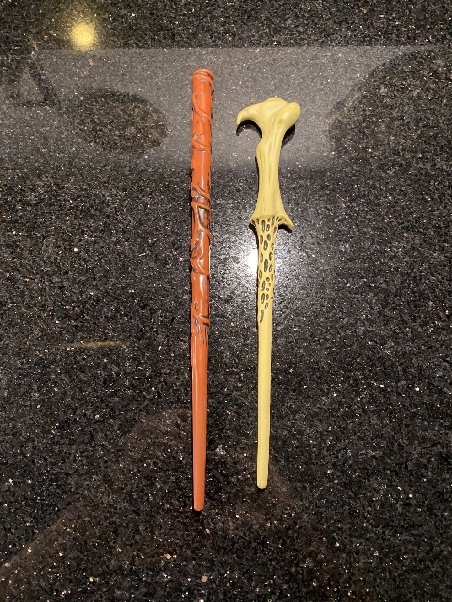 2 World of Harry Potter Replica Wands Hermione Granger & Lord Voldemort Wands