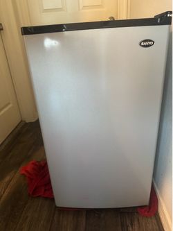 Mini Fridge