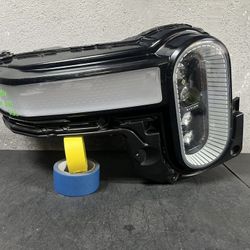 2022–2023-2024 RIVIAN R1T / R1S RIGHT HEADLIGHT OEM USED #7867