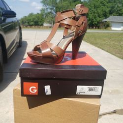 Women's Guess Size 8 Brown 