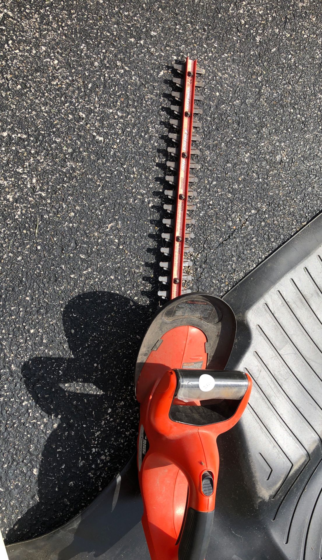 Black and decker Hedgehog Hedge Cordless Trimmer