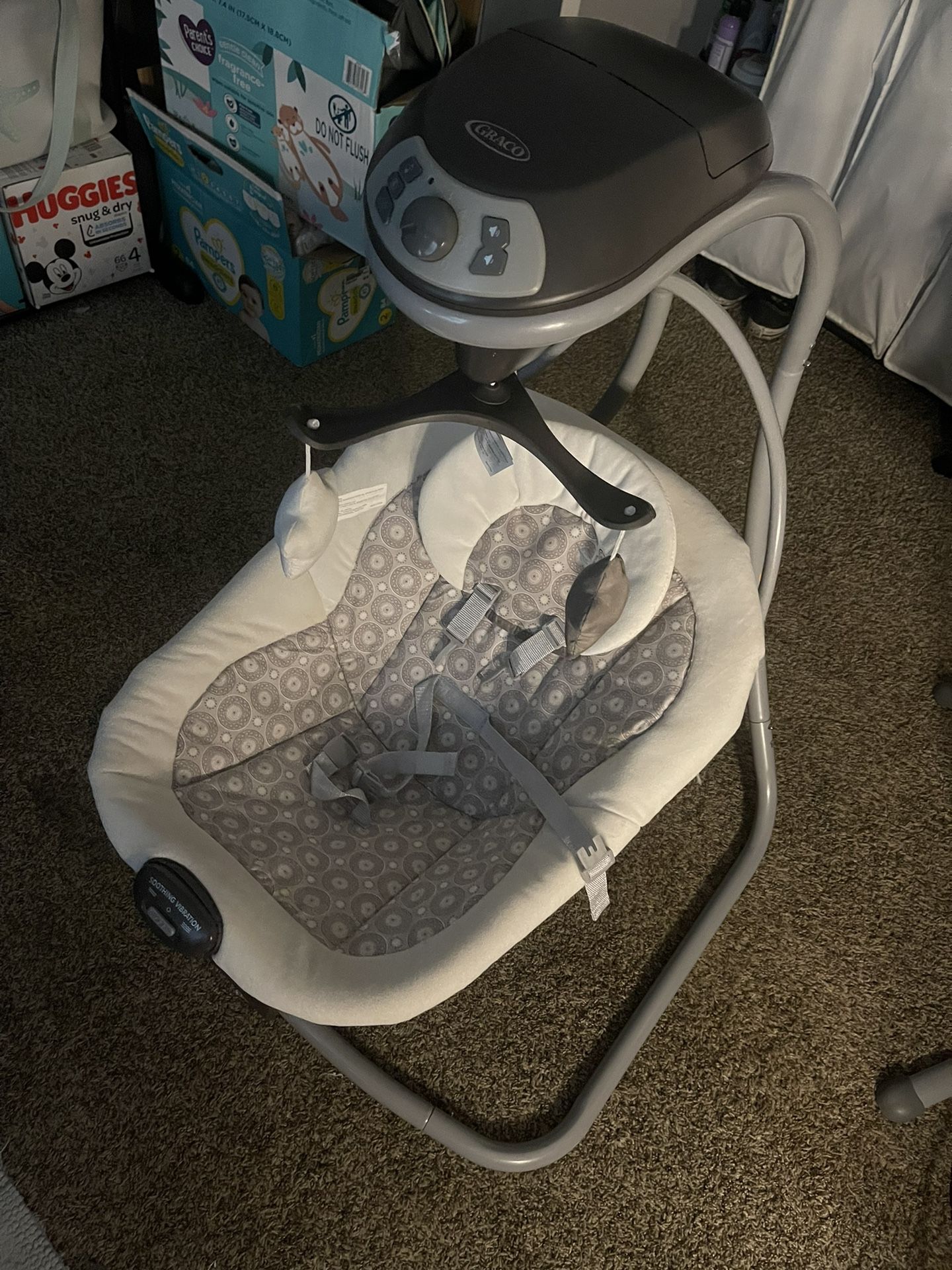 Graco Baby Soothing Swing 