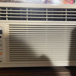 LG Air Conditioner 8,000 Btu