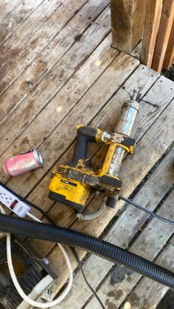 Grease Gun Dewault