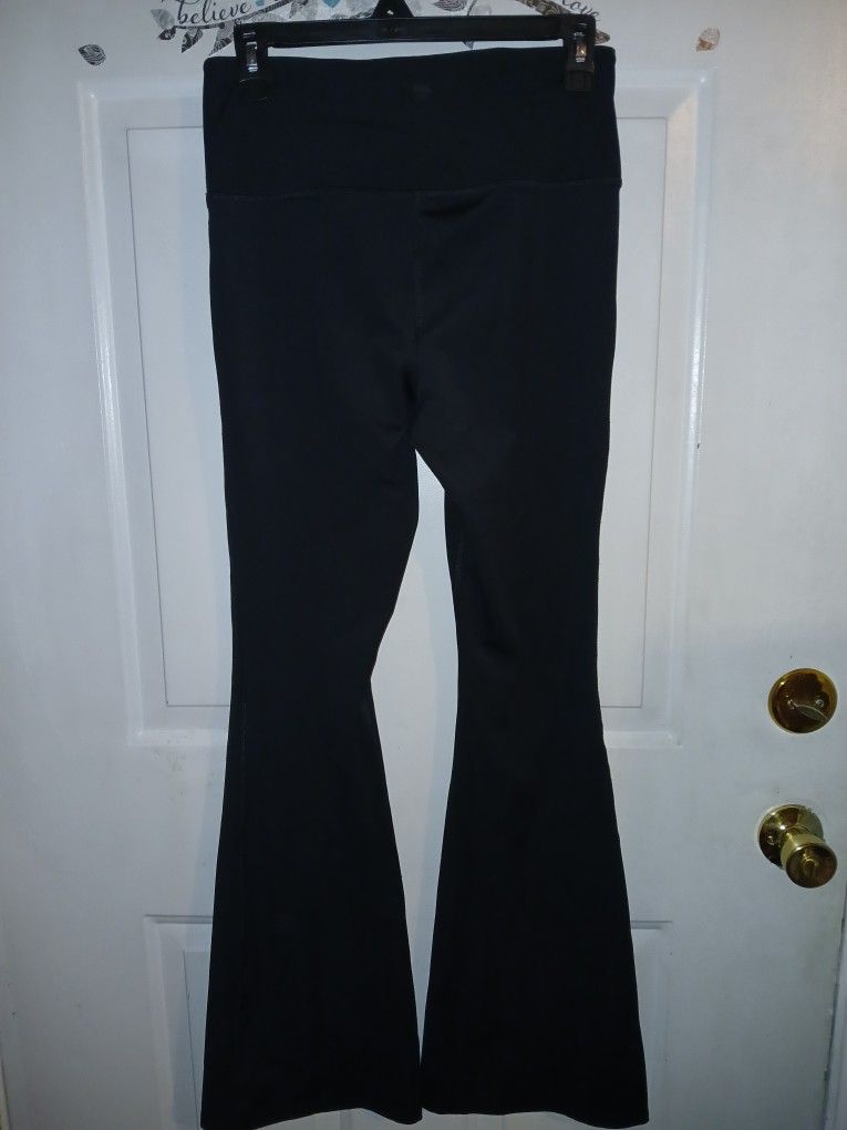 Medium Active Flare Leggings