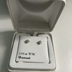 1/10 Ct Diamond Earrings BRAND NEW 