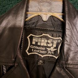 LADIES BLACK BOMBER LEATHER JACKET  : BRAND NAME  : FIRST  GENUINE LEATHER !!.  LADIES  SIZE  XL.   