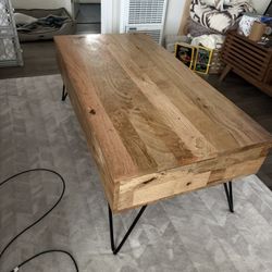 Lift Top Coffee Table w/ Storage 