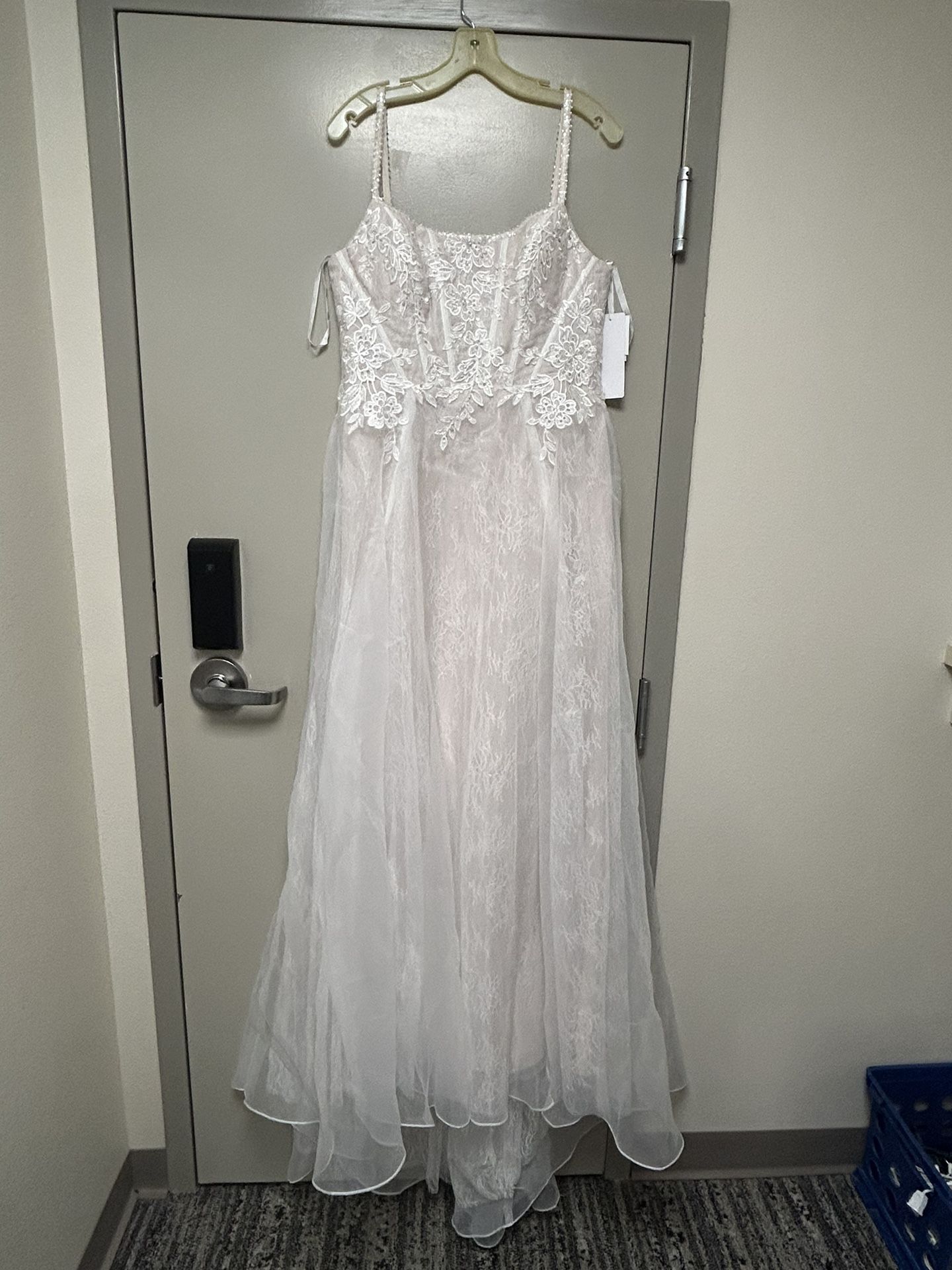 Brand New David’s Bridal Wedding Dress w/ Tags Still On
