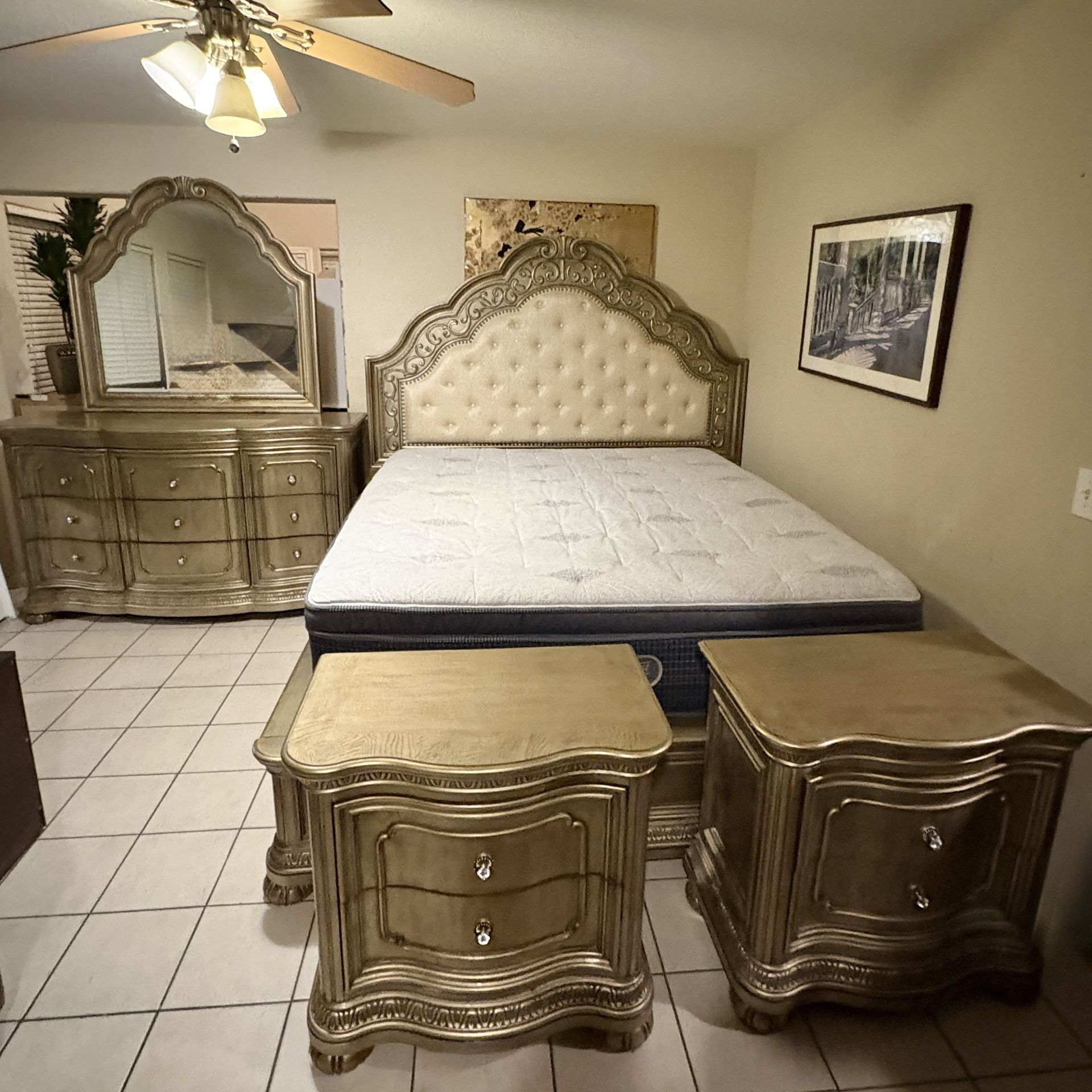 King Size Solid Wood Bedroom Set