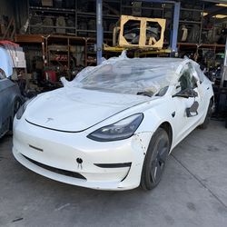 Parting Out! 2021 Tesla Model 3 For Parts!