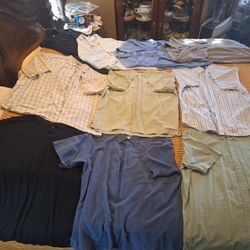 10 MEN'S SHORT-SLEEVED BUTTON SHIRTS