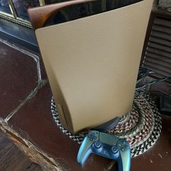 Like-new PS5 Original Disc Edition (825GB) – adult-owned, super clean, barely used!