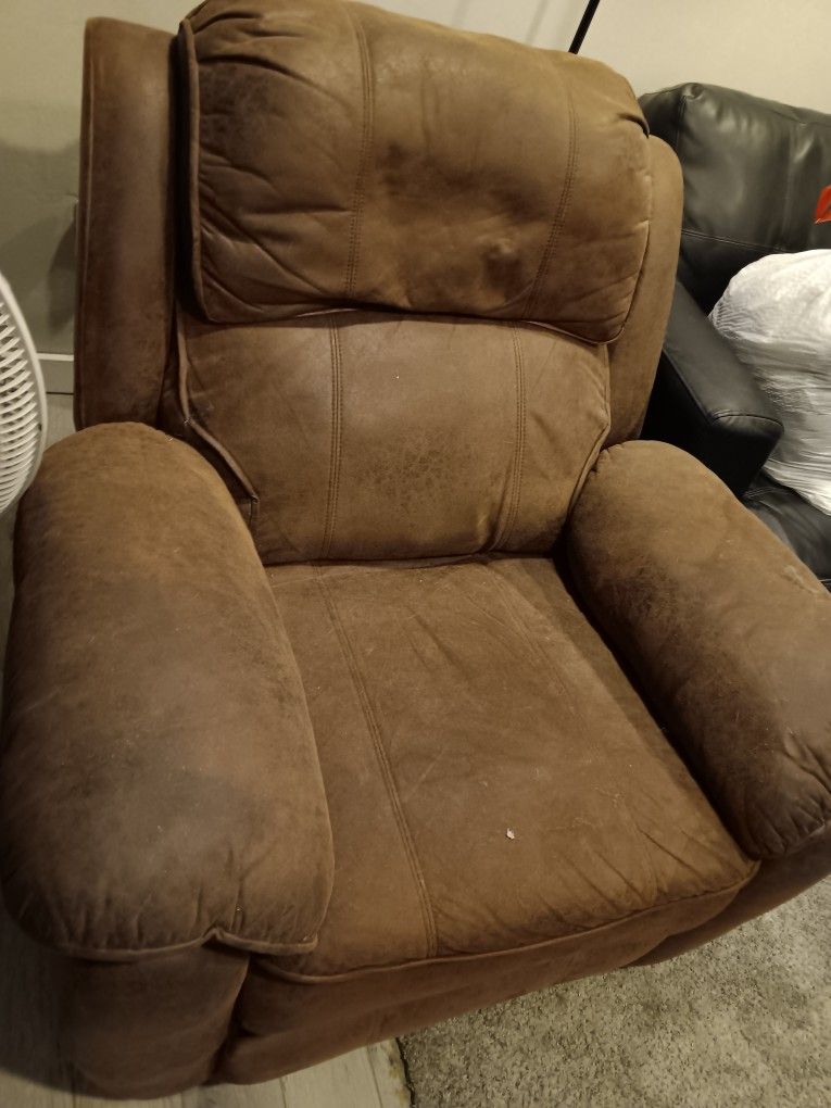 Recliner 10