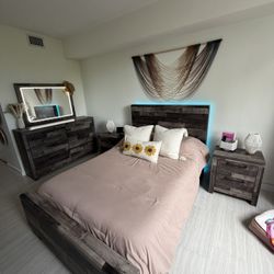 Modern Rustic Grey Bedroom Set (Adjustable Bed Full, 2 Nightstands, Dresser + Mirror, Cabinets).