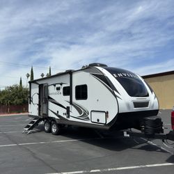 Camper Trailer Gulf Stream Envision 220RB 